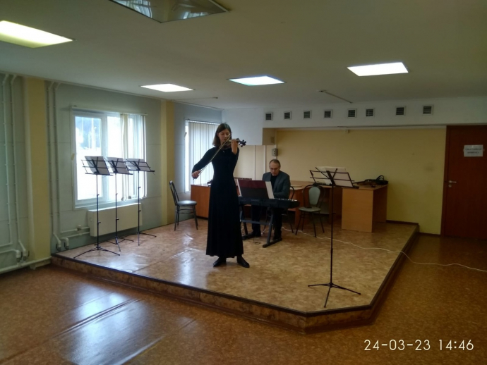 Концерт отделения "Оркестровые струнные инструменты" для беженцев из ЛНР и ДНР