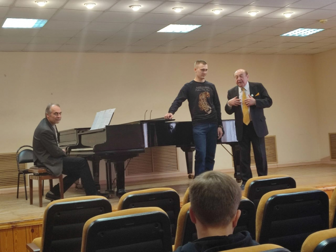 КПК "Особенности работы над звукоизвлечением в вокальном классе"